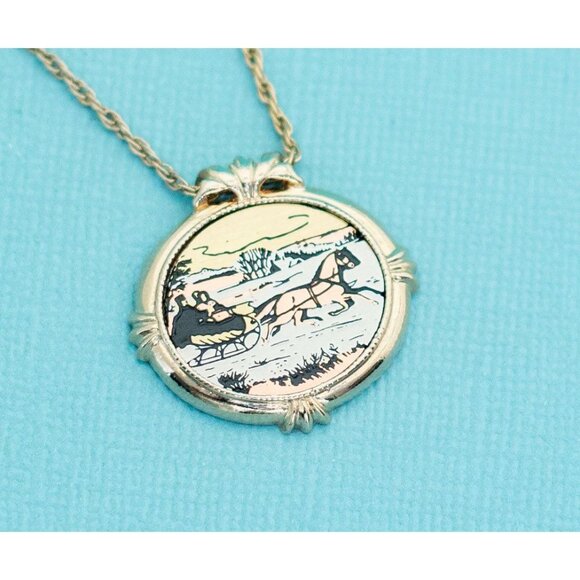 Vintage Country Christmas 1982 Necklace 18 Inches by Avon E23 - Picture 1 of 4